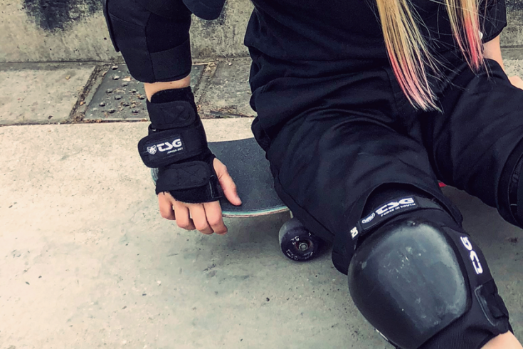 TSG roller derby protection — wrist guards and pads